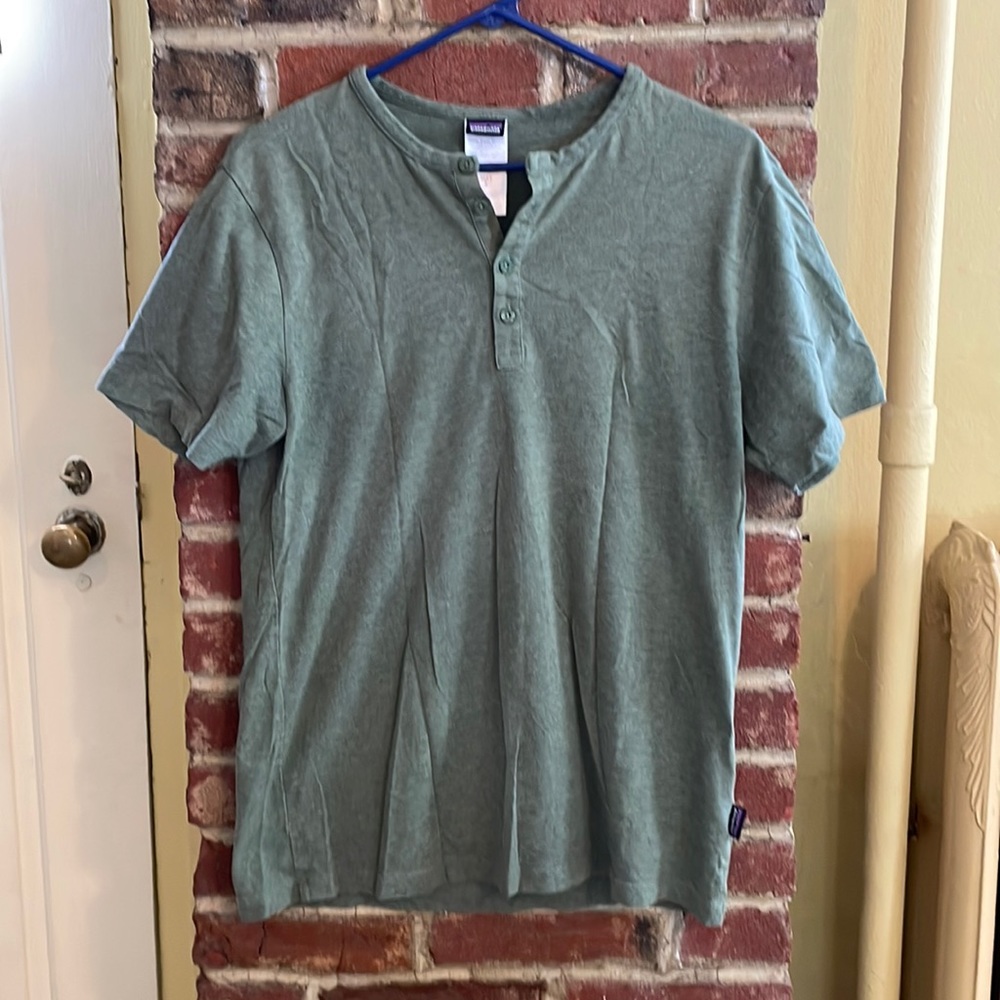 Patagonia Organic Cotton Men’s Small Henley